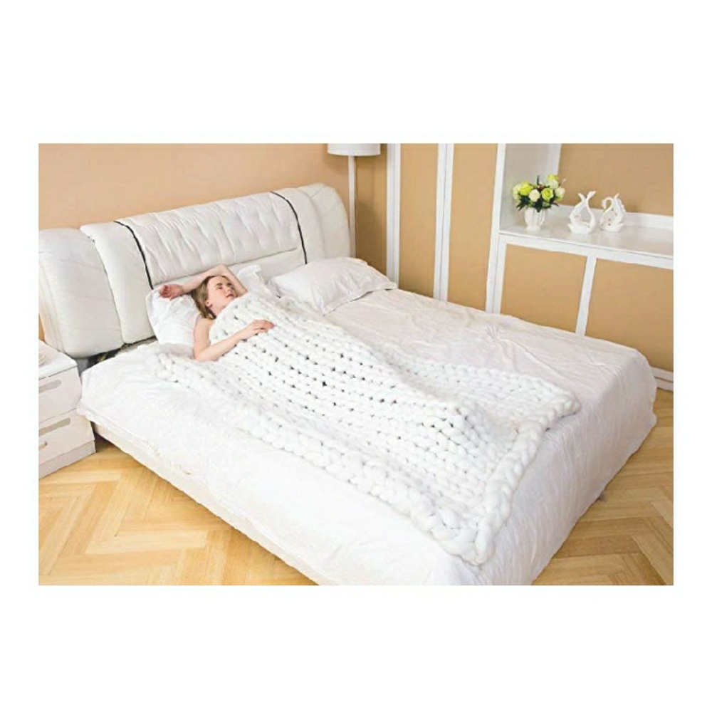 Bulky Chunky Giant Knit Throw Hand-Made Blanket - Picture 3 of 5